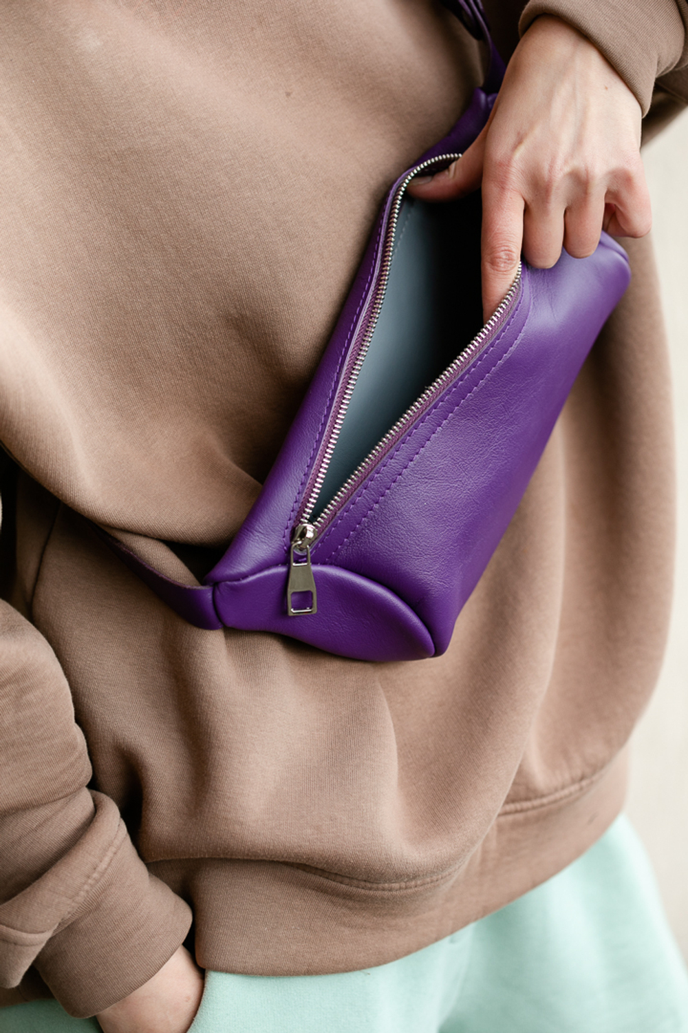 Поясная сумка-бананка с кожаной подкладкой