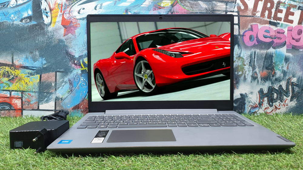 Ноутбук Lenovo Celeron/8 Gb/FHD