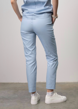 Брюки с защипами