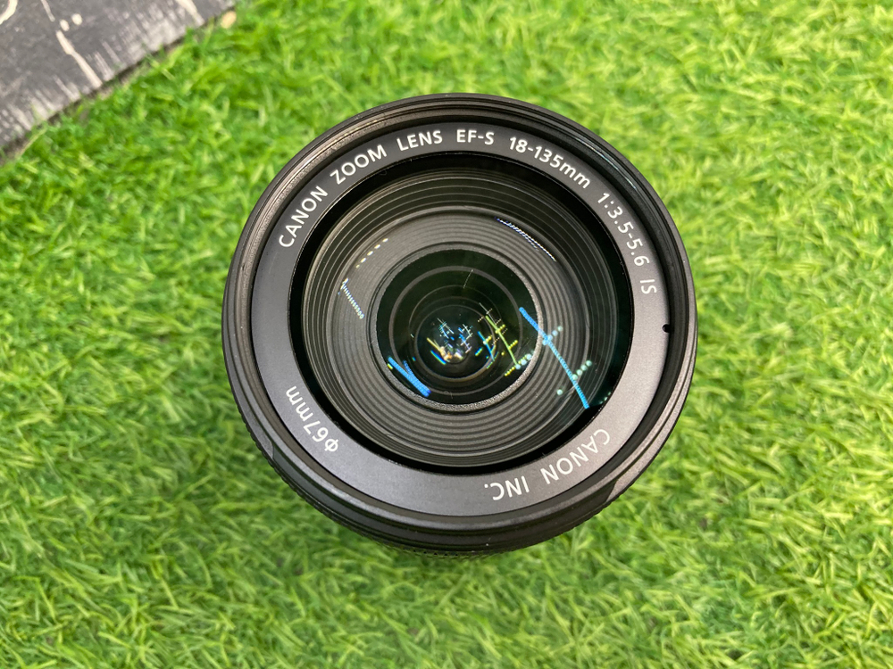 Canon EF-S 18-135mm 3.5-5.6 IS