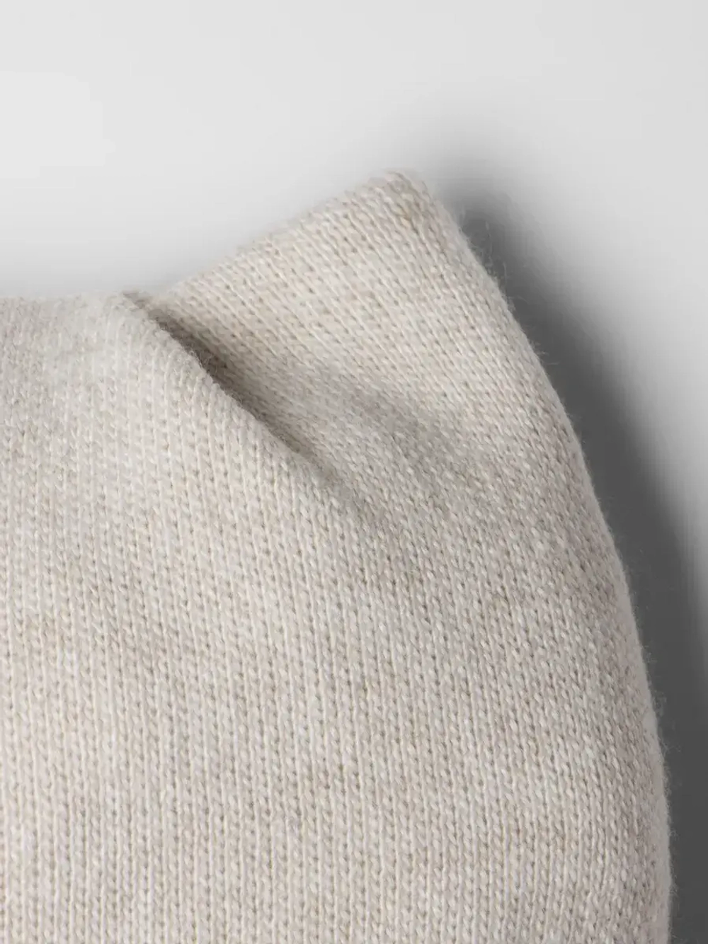 Шапка для девочки на осень