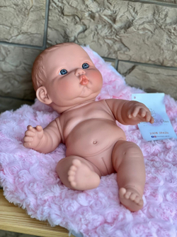 Кукла Marina and Pau 35cм Betty виниловая с подушкой (M350K)