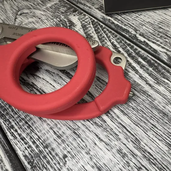 Мультитул Leatherman Raptor, красный