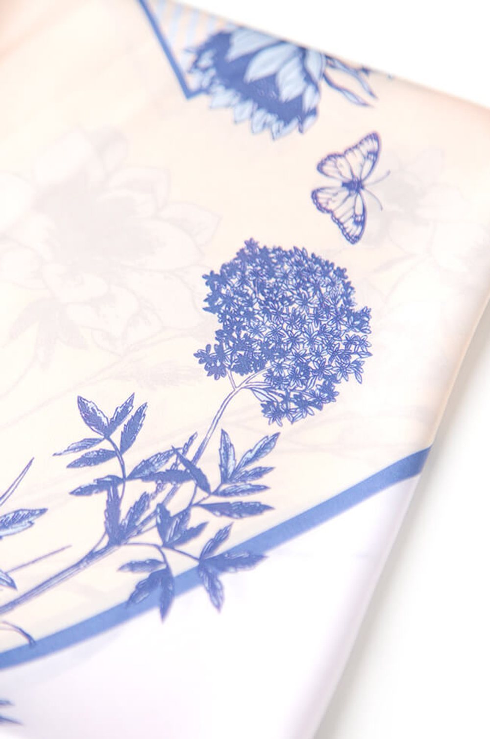 8390 Платок женский (бежево-синий принт)