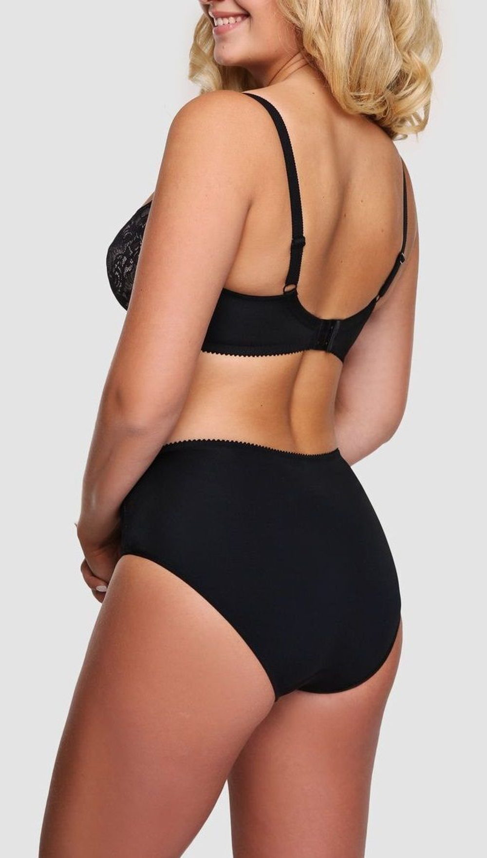 Классические трусики-слипы с кружевом по бокам (Размер: 46) (Цвет: пудровый)