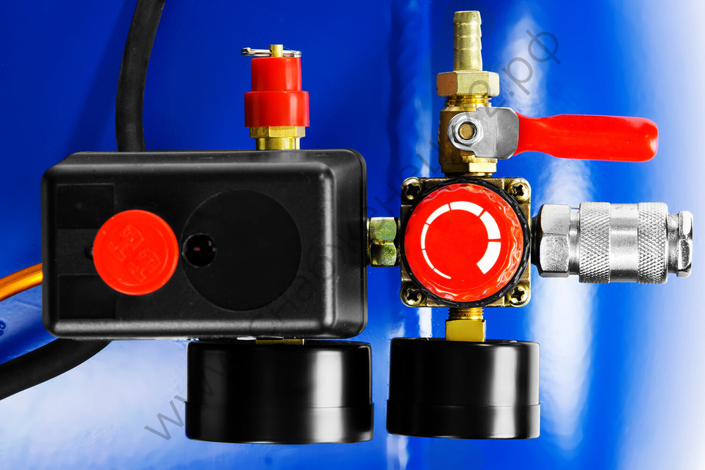 ЗУБР 440 л/мин, 100 л, 2200 Вт, ременной масляный компрессор, Профессионал (ЗКПМ-440-100-Р-2.2)
