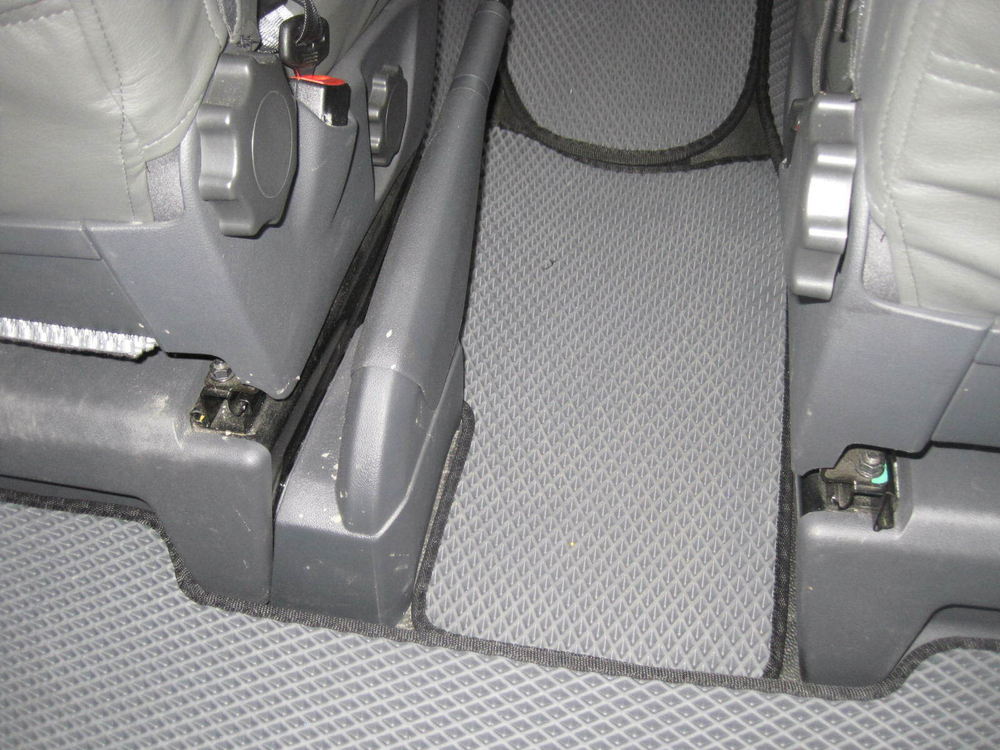 Автоковрики для VW Caravelle T5, T6, 8 мест, короткая база, сдвижная правая дверь