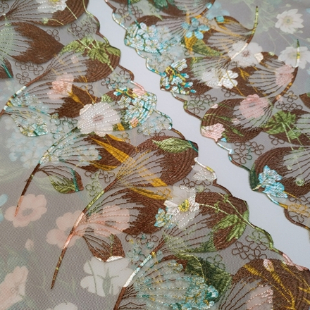 Вышивка на сетке, только одна сторона.