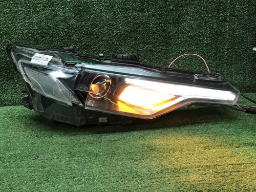 Битая Фара правая Maserati Levante (2016-2020) LED