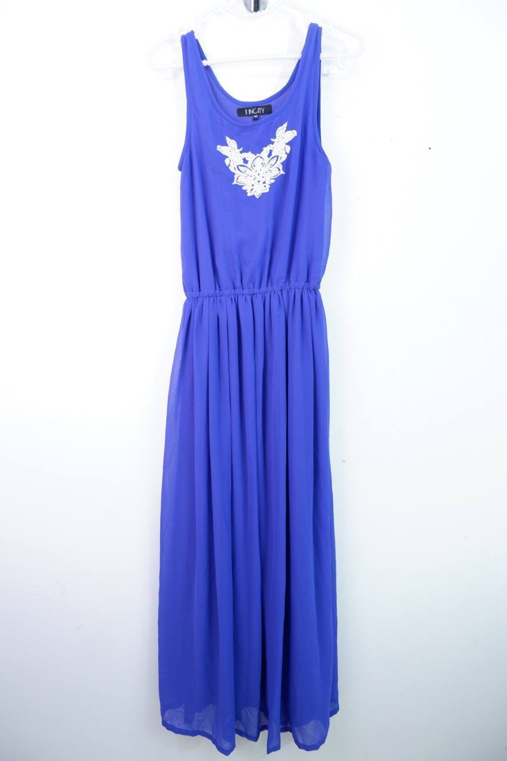 Платье Incity красивого цвета, визуально на 48 размер