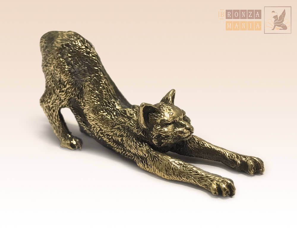 фигурка Кошка тянется