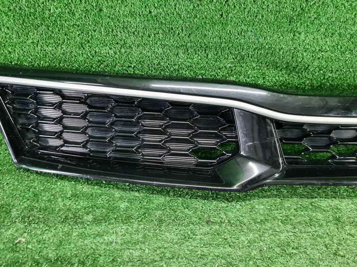 Решетка радиатора Kia Rio 4 X (2020-н.в.)