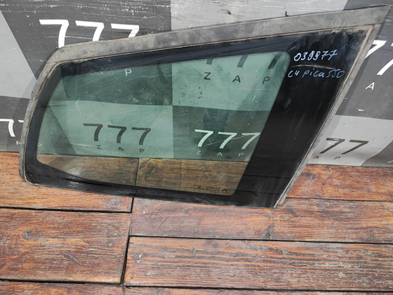 Стекло багажника правое Citroen C4 Grand Picasso 2 13-18 Б/У Оригинал 9676908380