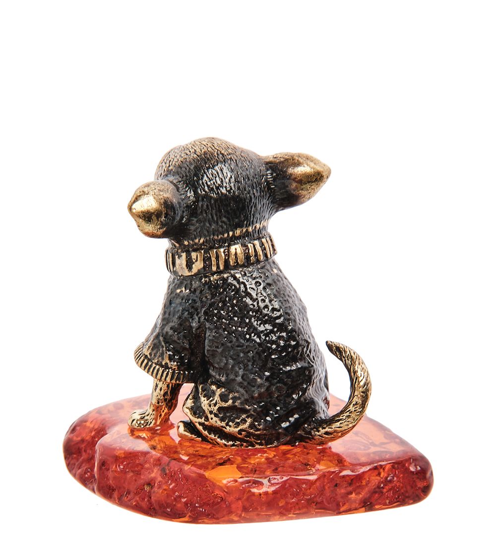 Народные промыслы AM- 253 Фигурка «Той-терьер в кофточке» (латунь, янтарь)