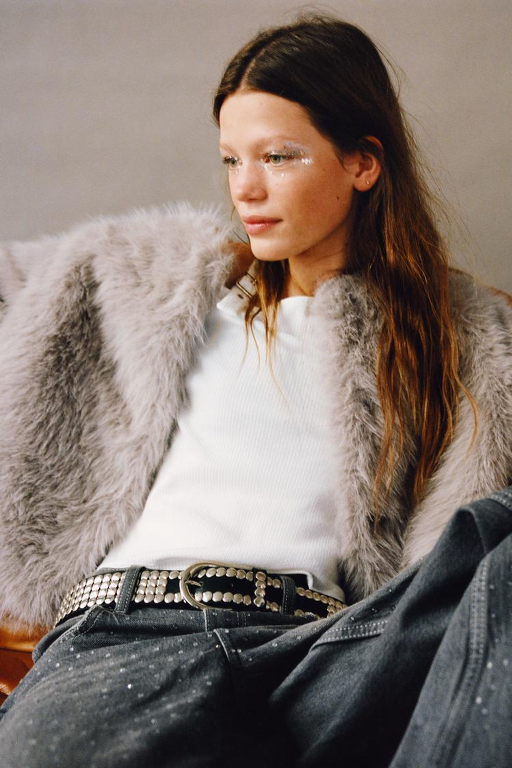 ZARA ФУТБОЛКА В РУБЧИК С ПРЯЖКАМИ, ЭКРЮ