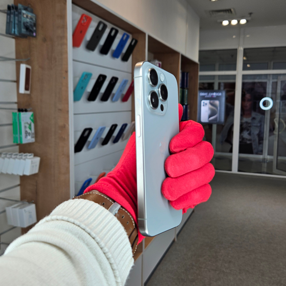 iPhone 15 Pro 128 ГБ, белый титан б/у