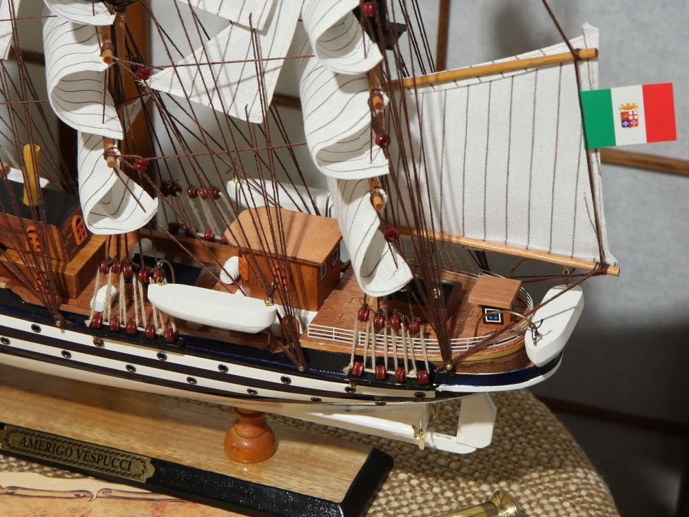 Meteor Lights Модель парусника ''Amerigo Vespuccl''