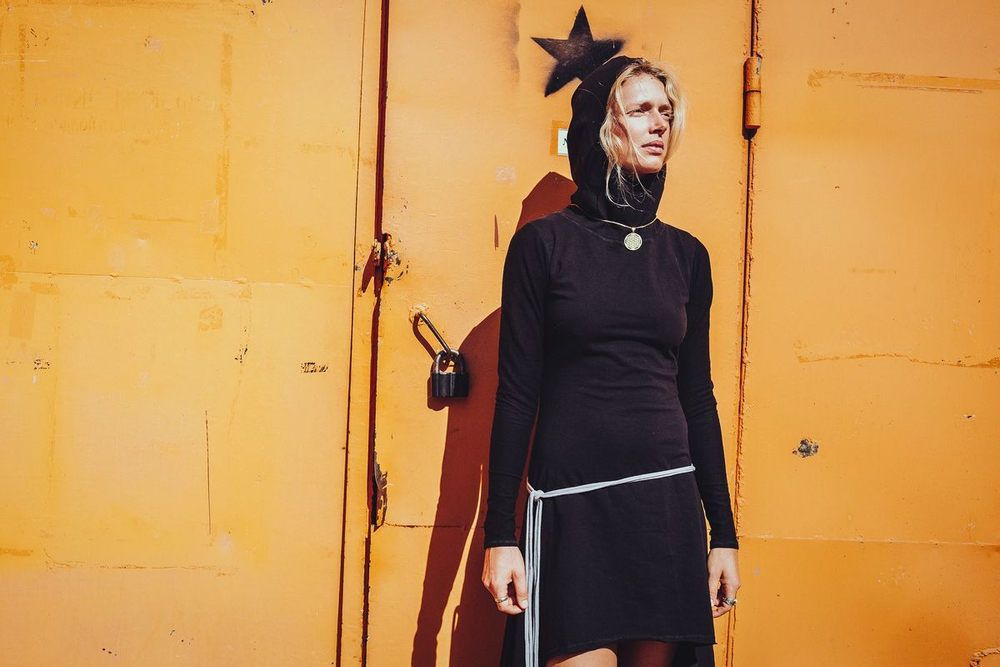 Платье Chintamani с длинным рукавом черное