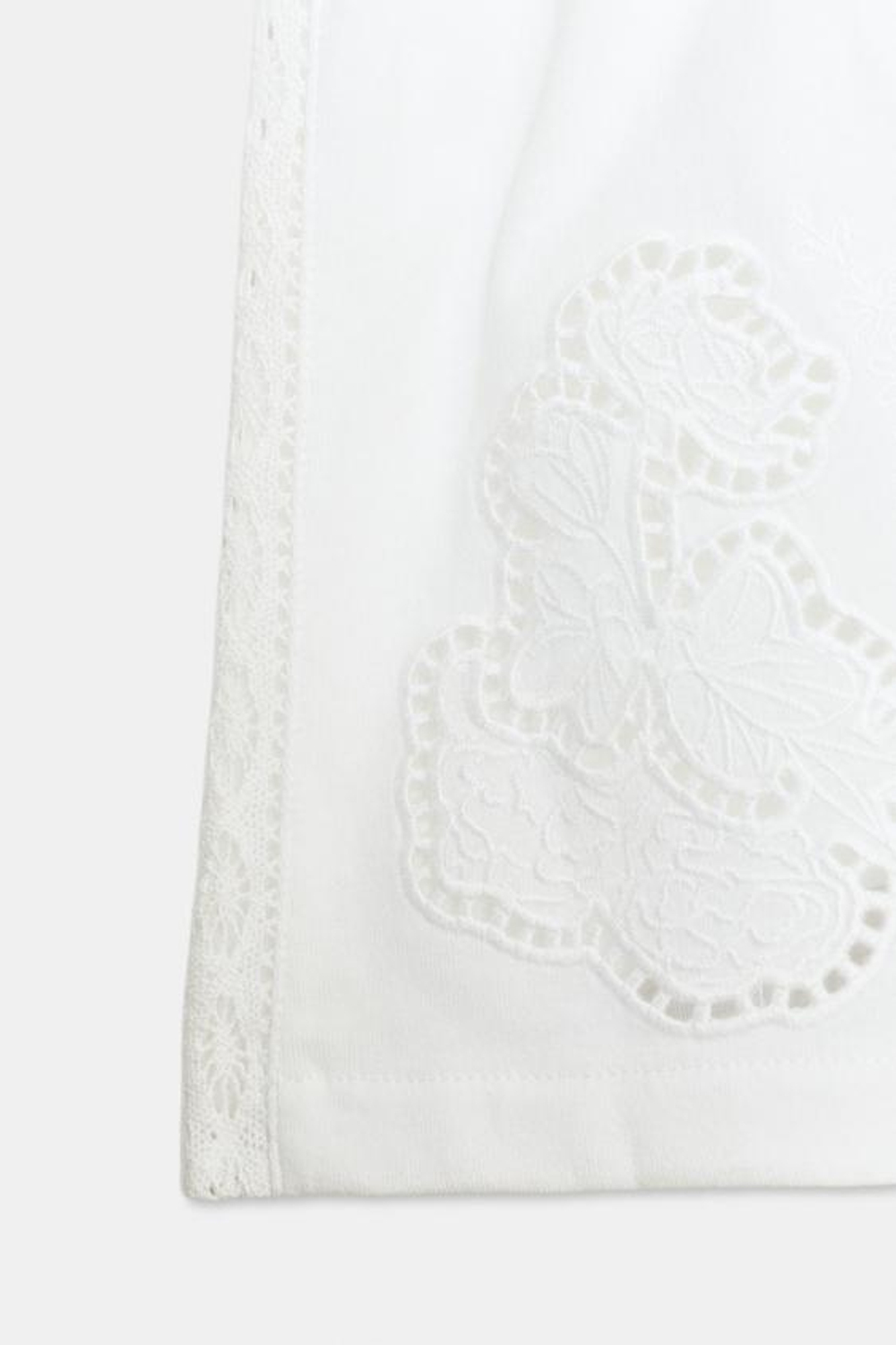 ZARA ШОРТЫ С ВЫШИВКОЙ, БЕЛЫЙ