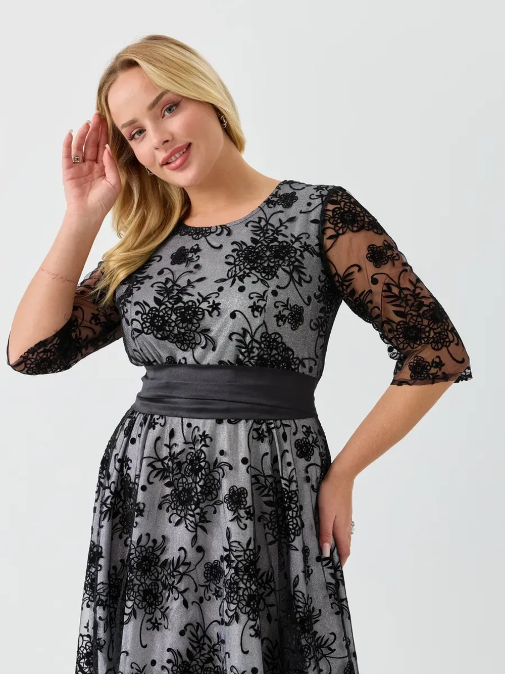 Платье вечернее блестящее