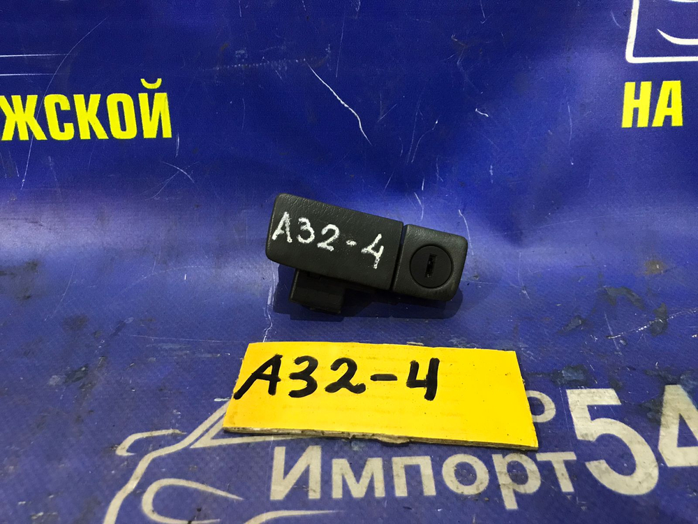 Бардачок пассажирский NISSAN CEFIRO 1996