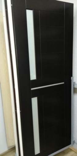 Входная металлическая дверь Лабиринт Cosmo 2К (Космо ) 02 Венге, белые стекла