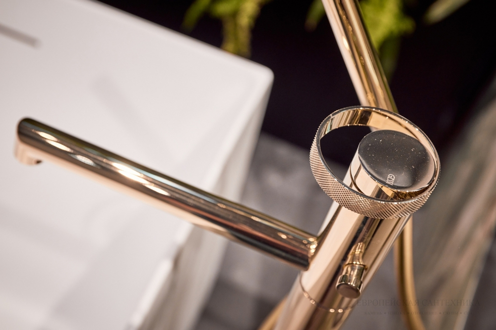 Cмеситель для ванны Gessi Anello, напольный, с душевой лейкой, встраиваемый, цвет Brass Brushed PVD