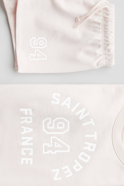 H&M Комплект из толстовки и шорт с принтом, светло-розовый