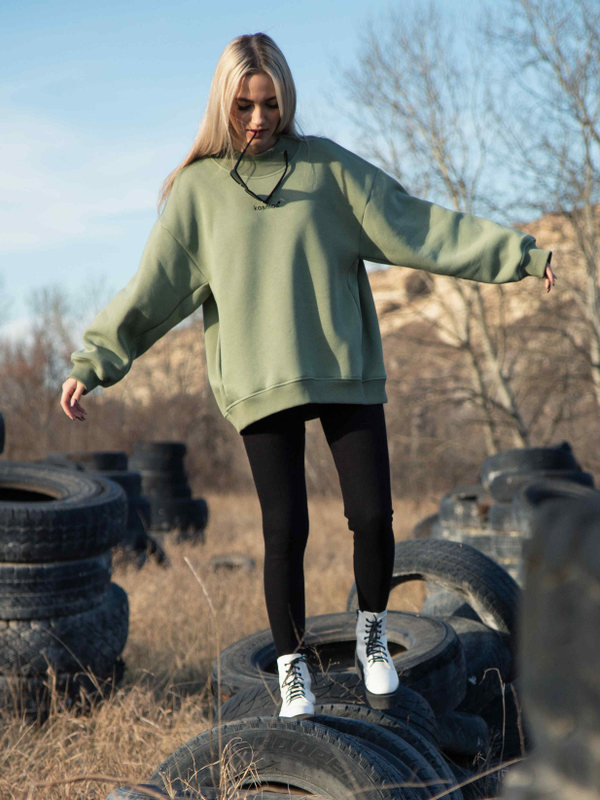 Свитшот женский оверсайз с начесом Олива