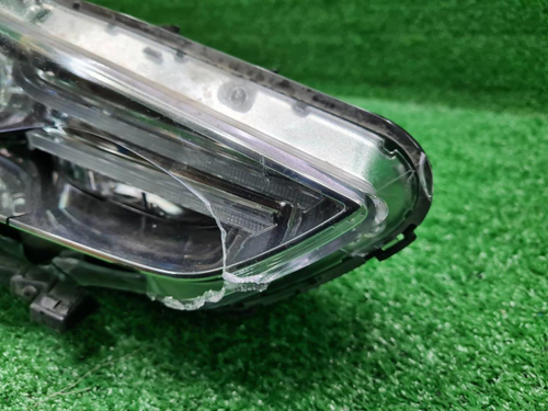 Битая Фара правая Genesis G70 (2017-2021) LED