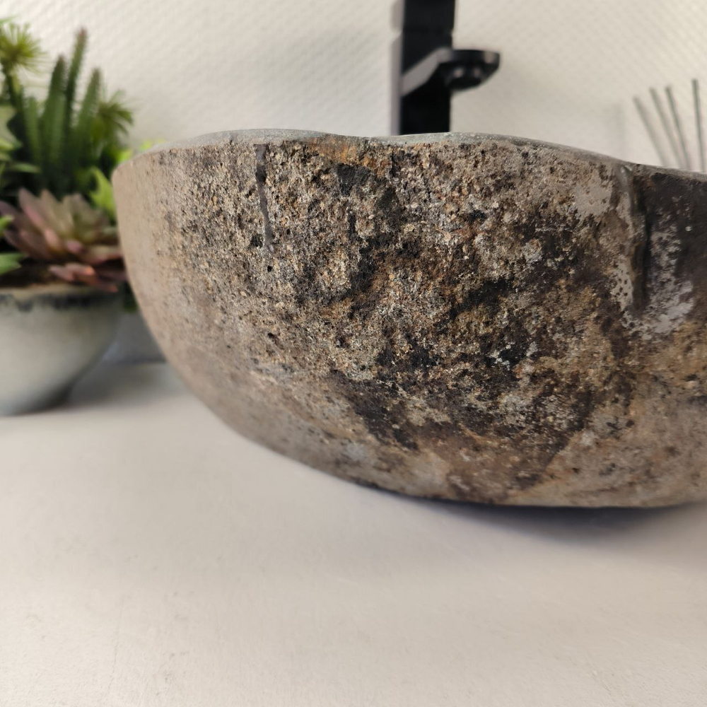 Раковина из речного камня RS-65453 44*36*15 0861