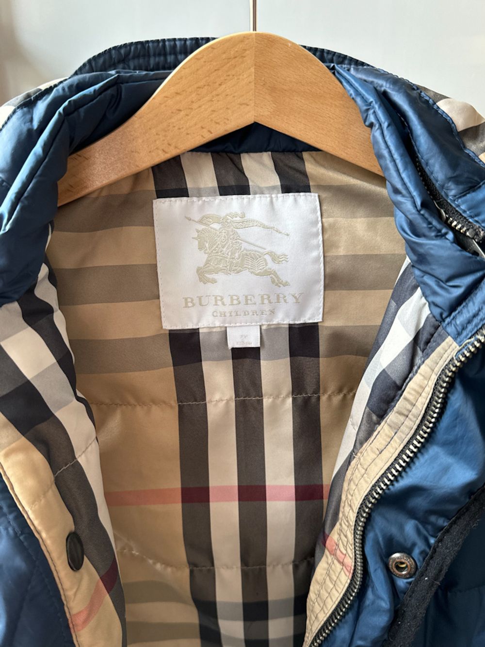 Пуховый жилет Burberry, 122
