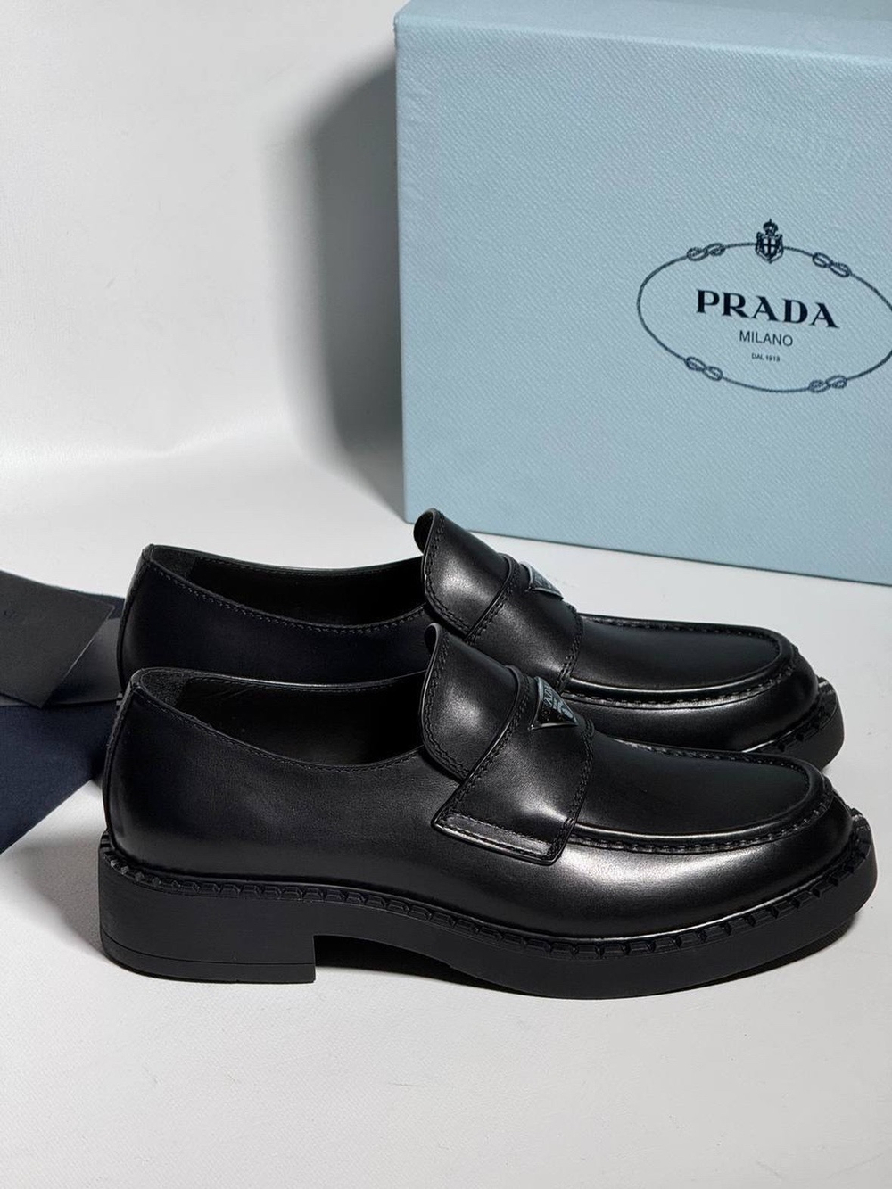 Лоферы Prada