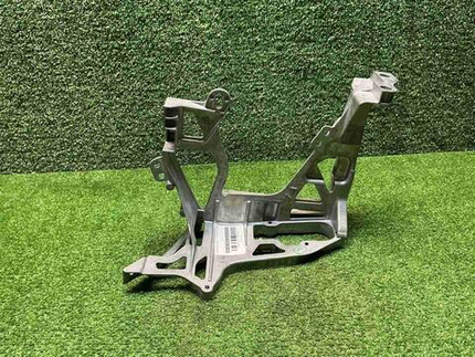 Кронштейн фары левый Mercedes C W205 (2014-2023)