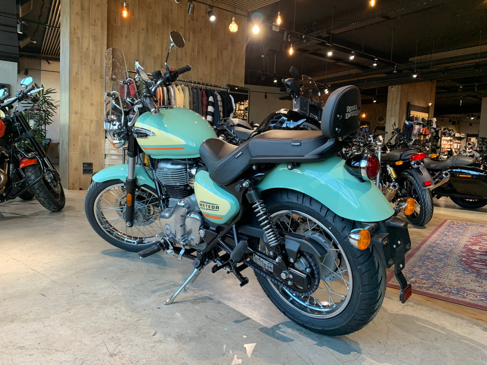 Royal Enfield Meteor 350 Aurora Green
