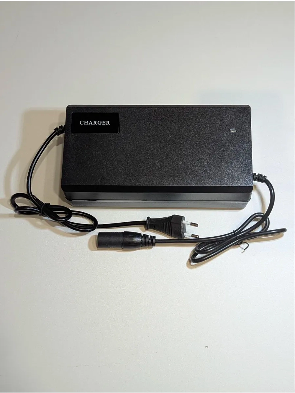 +t Зарядное устройство 8А 3-pin для электровелосипеда