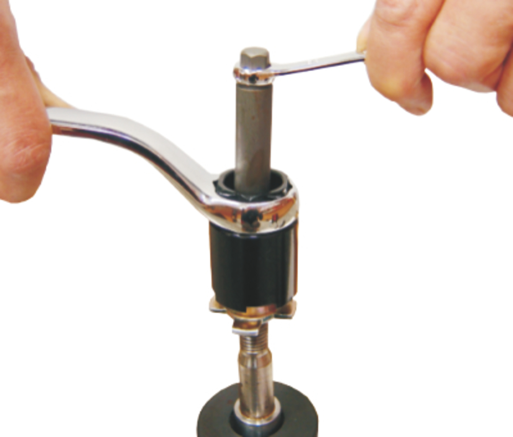 Ключ для демонтажа/монтажа верхней гайки крепления амортизатора сервисный (VOLVO S40,S60,S70) JTC