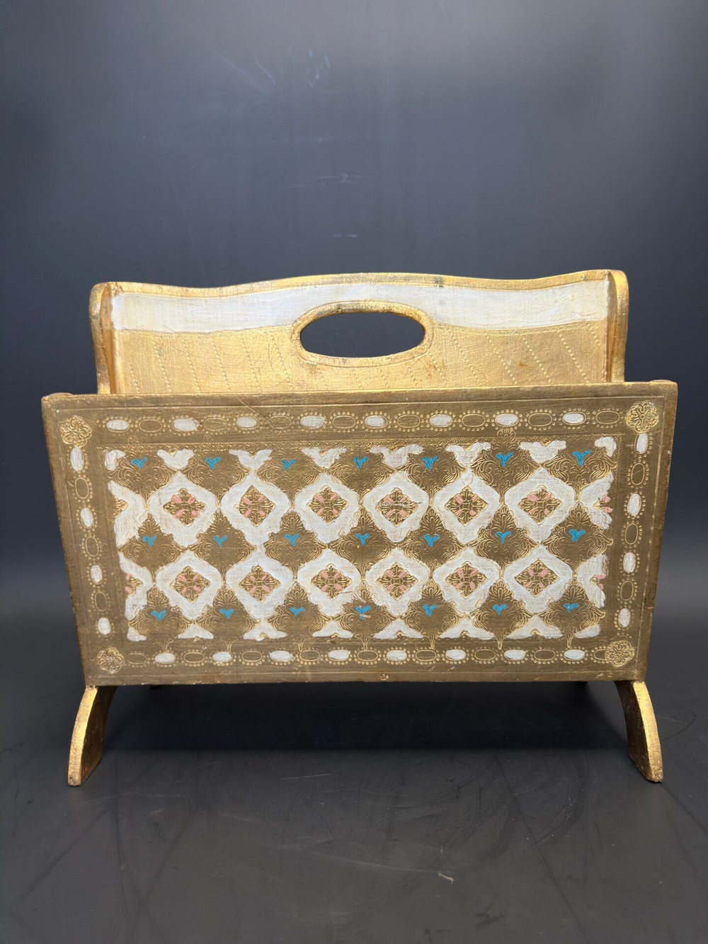 Флорентийская газетница