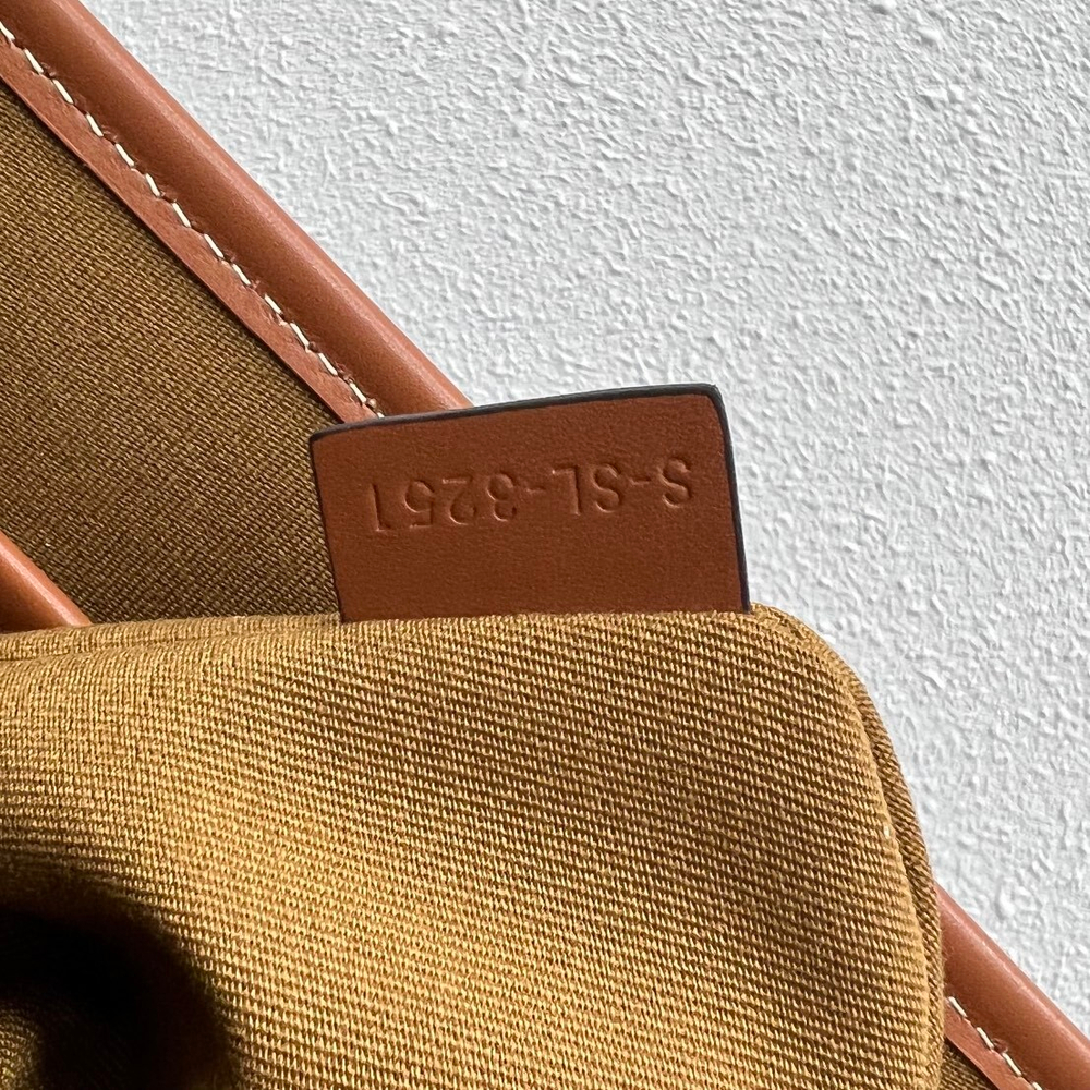 Celine Horizontal Cabas Triomphe Bag 43 cm