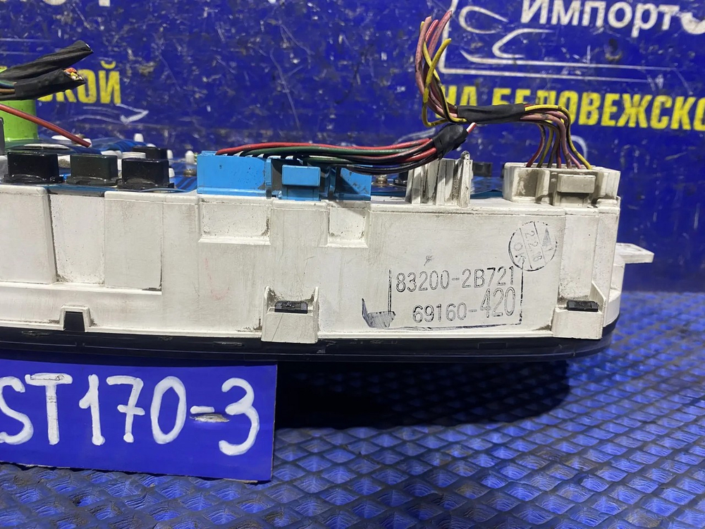 Щиток приборов TOYOTA CORONA 1990