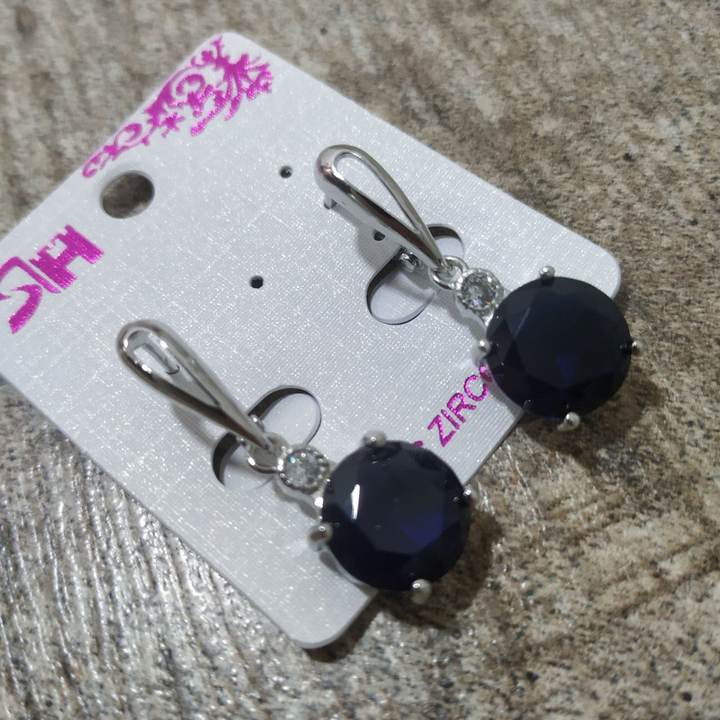 Серьги на англ.заст. Cubic Zirconia подвеска круг цвет синий стразы металл серебристый
