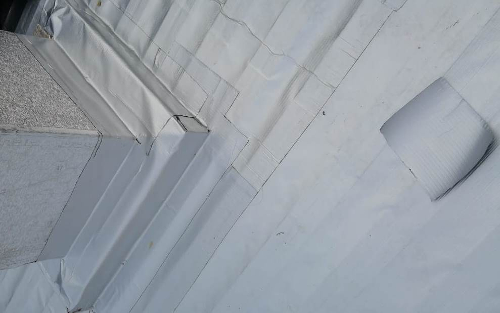 Поставка материала и монтаж кровли 850м2 с высокотехнологичной пароизоляцией.