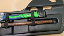 Топор с лопатой в футляре Нива Шевроле/Тревел. На двери задка - Всегда Готовы!