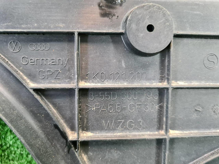 Диффузор вентилятора SEAT Leon (2005-2012)