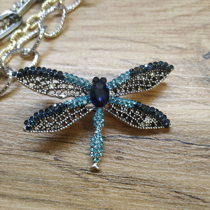 Брошь-кулон Стрекоза ажурная стразы цвет голубой синий металл серебристый