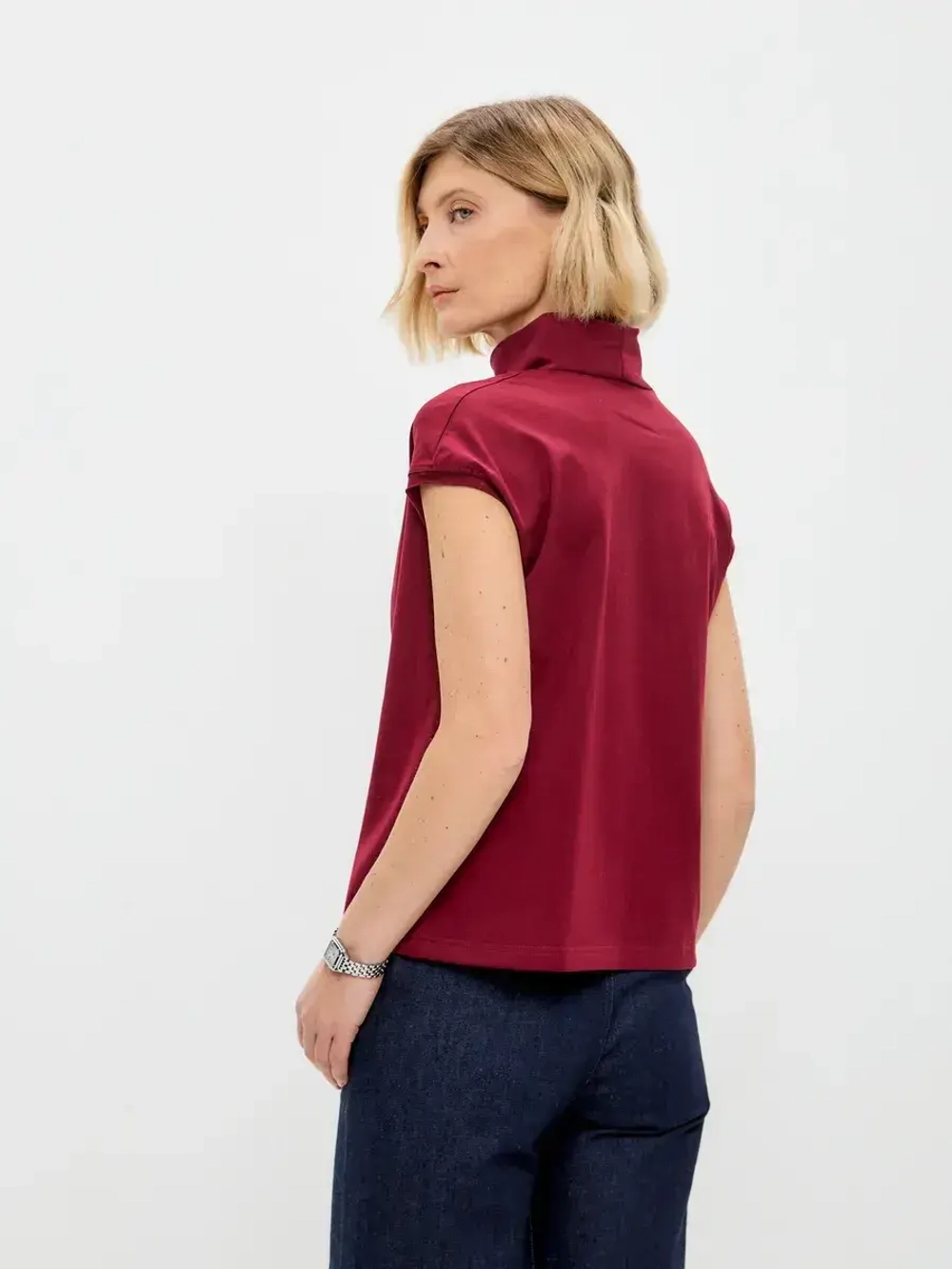 Футболка дизайнерская с цельнокроеным воротником винный