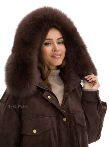 Объемная парка шоколадного цвета из замши