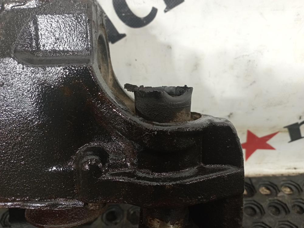 Суппорт передний правый 2017г.