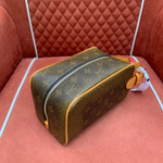 Louis Vuitton Locker Dopp Kit