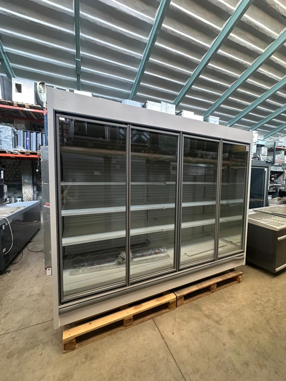 Горка холодильная Elementum Chromium 2500